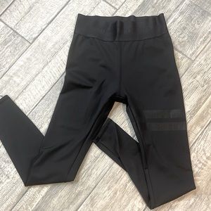 Stronger black leggings small